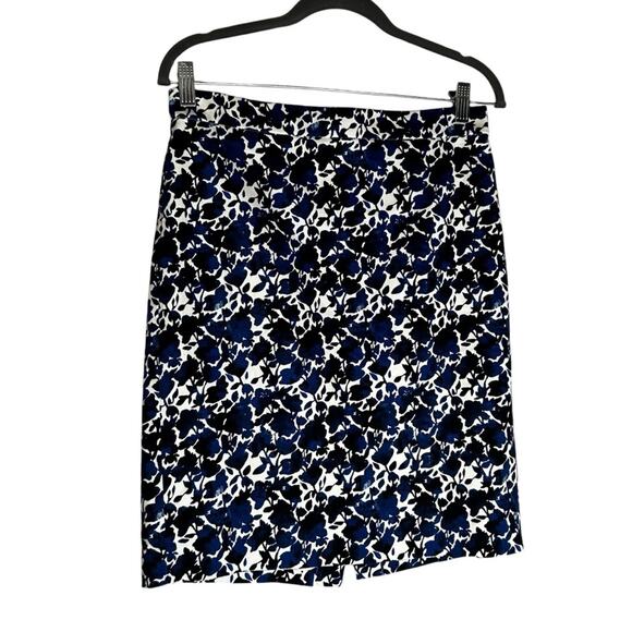 J. By J.Crew Blue Black & White Floral Print Skirt Size 4 - Picture 1 of 5